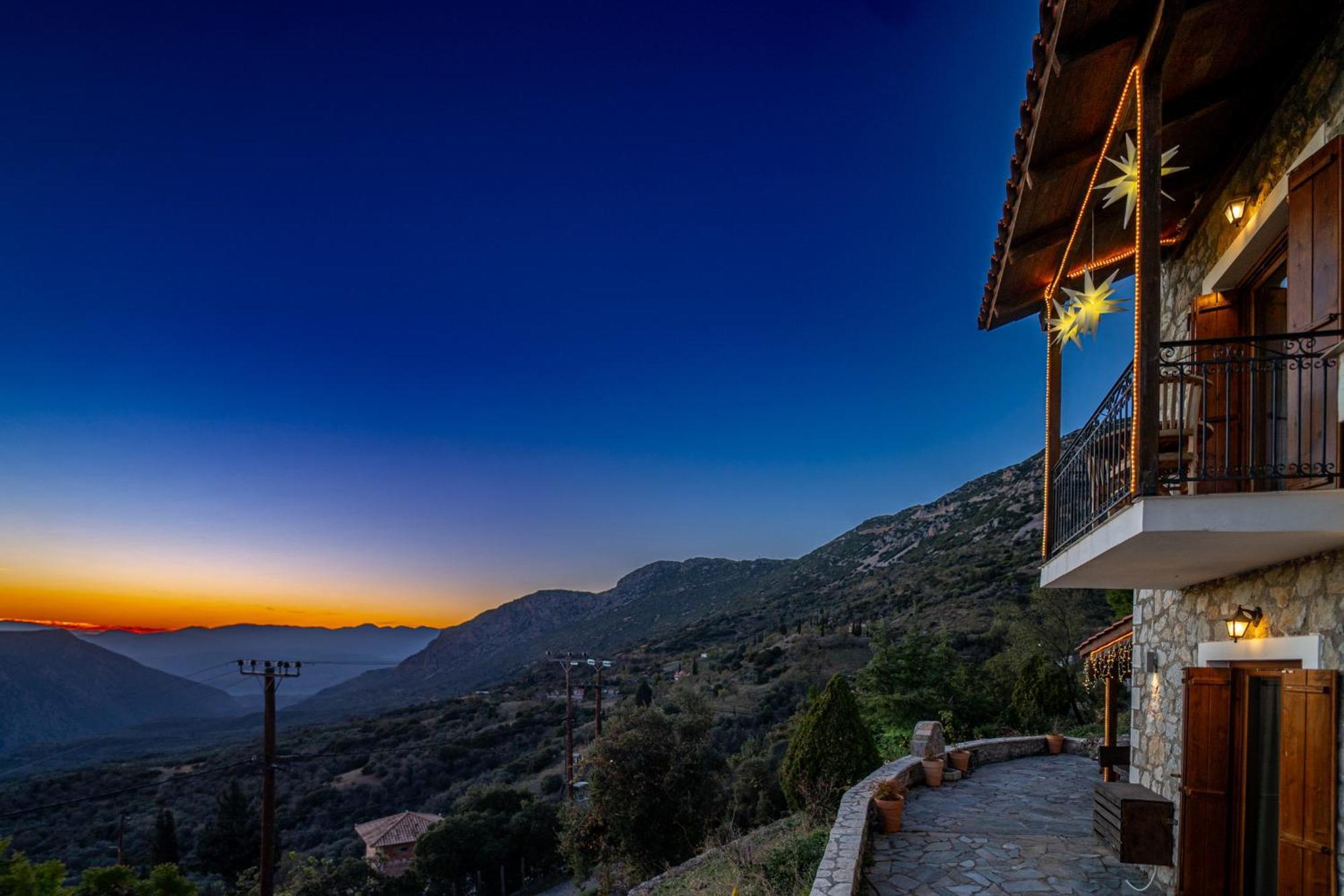 Rock Dandy Deluxe Chalet In Arachova - Delphi, Sauna, Prv Parking, Amazing View Luaran gambar